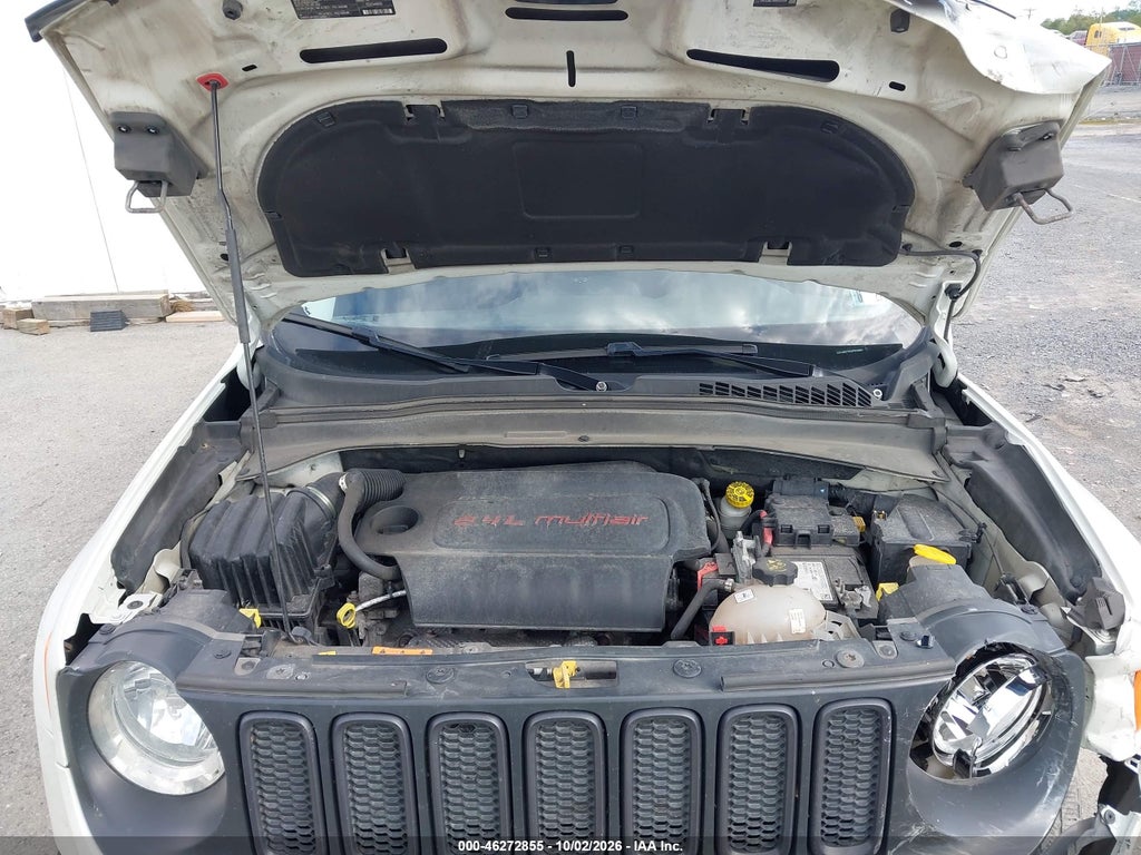 2016 Jeep Renegade Trailhawk photo 10