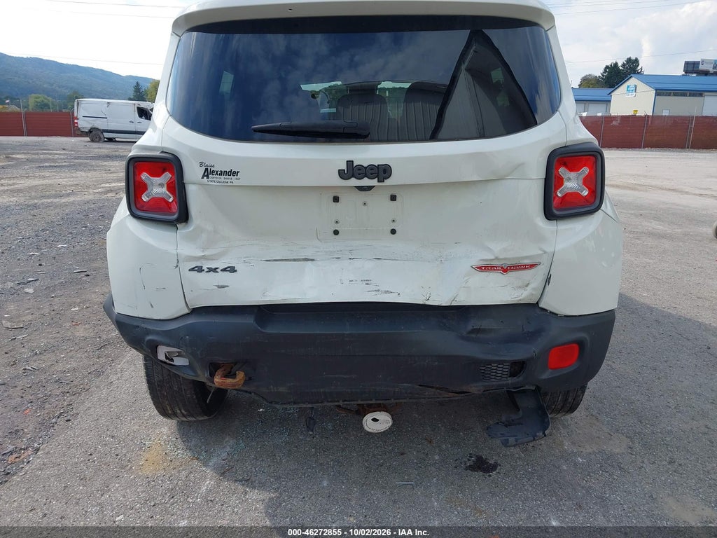 2016 Jeep Renegade Trailhawk photo 6