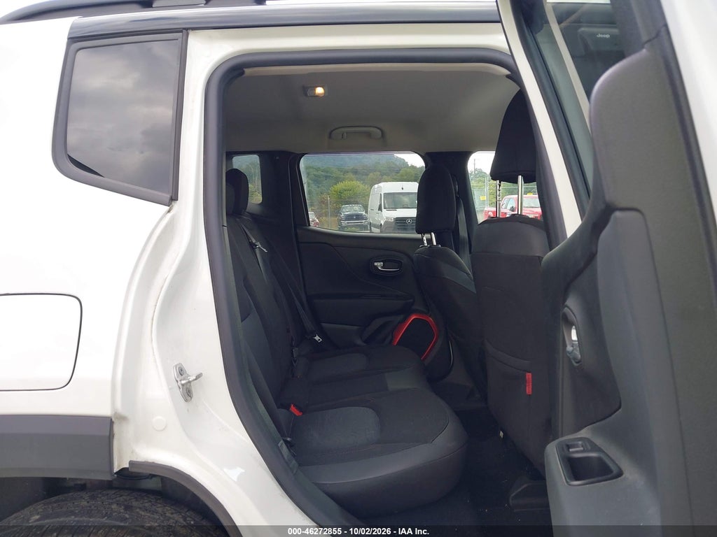 2016 Jeep Renegade Trailhawk photo 8