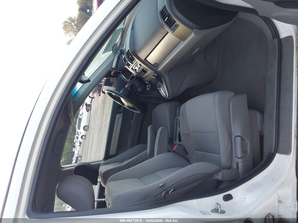 2010 Honda CR-V LX photo 5
