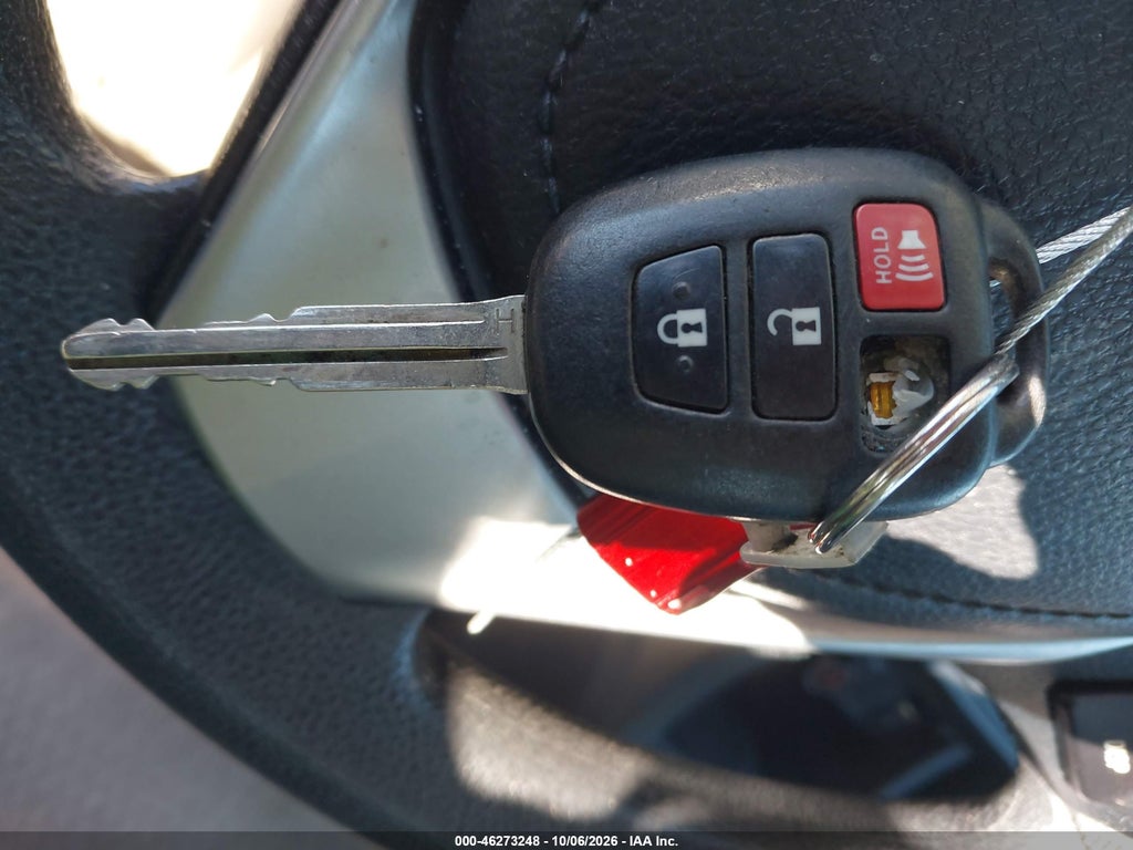 2016 Toyota Corolla LE photo 11