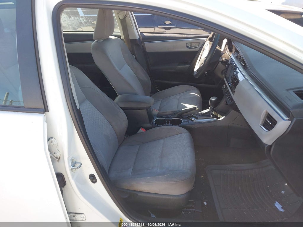2016 Toyota Corolla LE photo 5