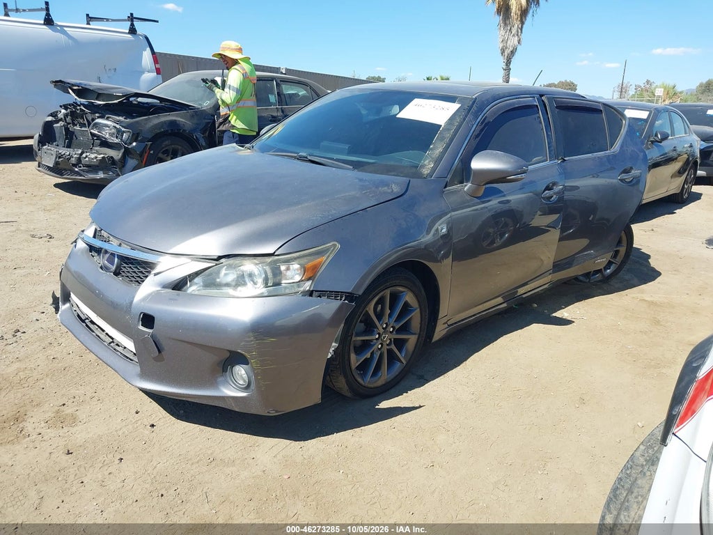 2013 Lexus CT 200H photo 2