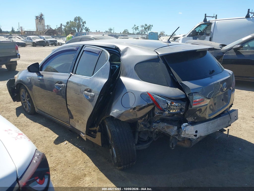 2013 Lexus CT 200H photo 3