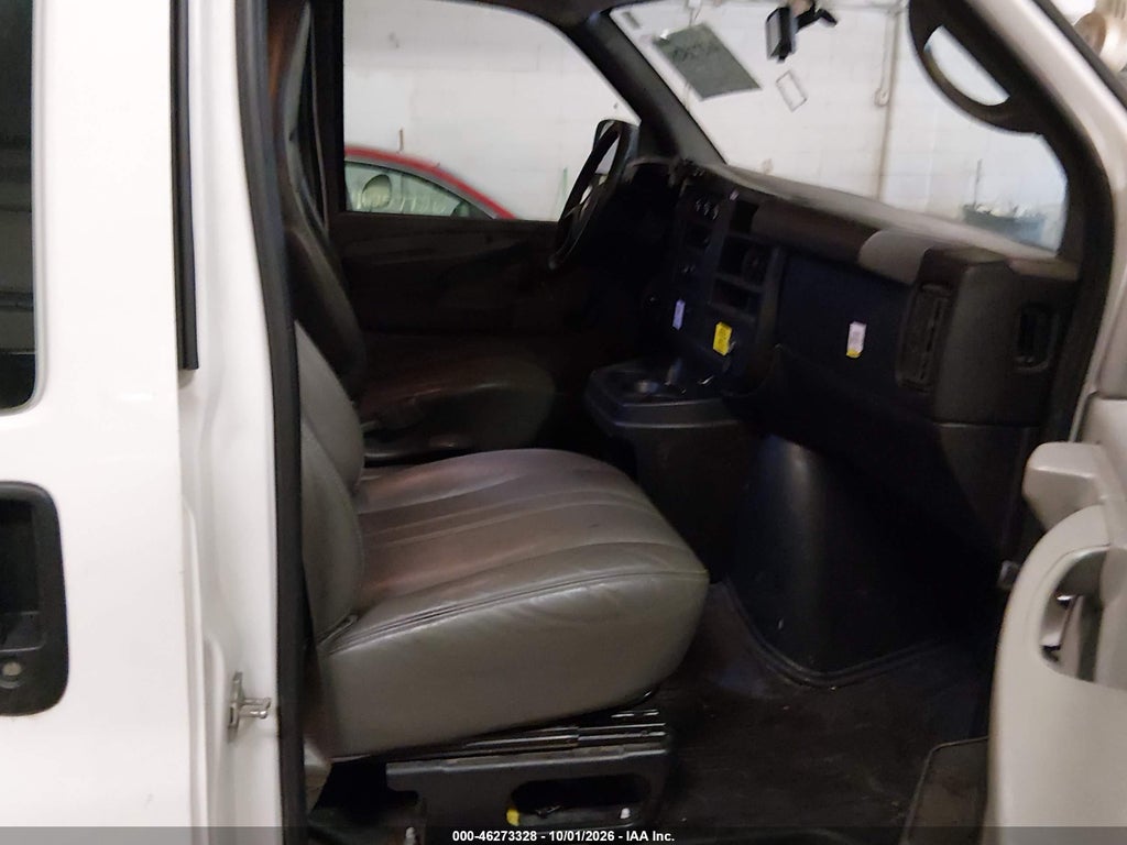 2013 Chevrolet Express 1500 Work Van photo 5
