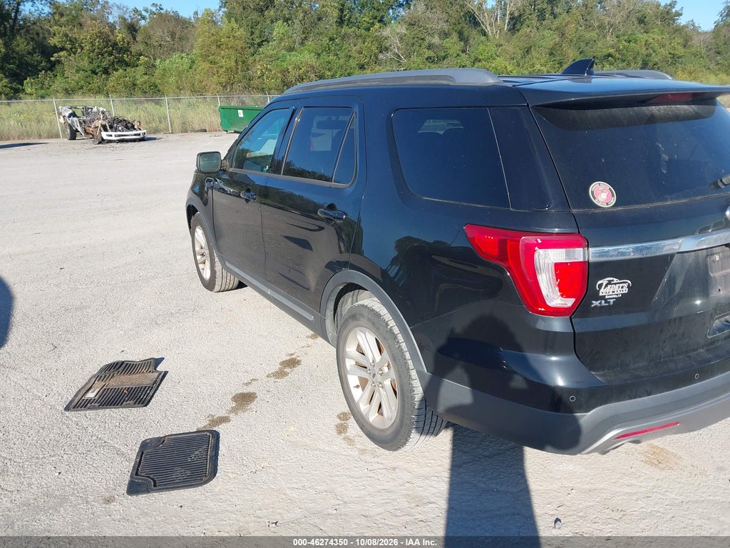 2016 Ford Explorer XLT photo 3