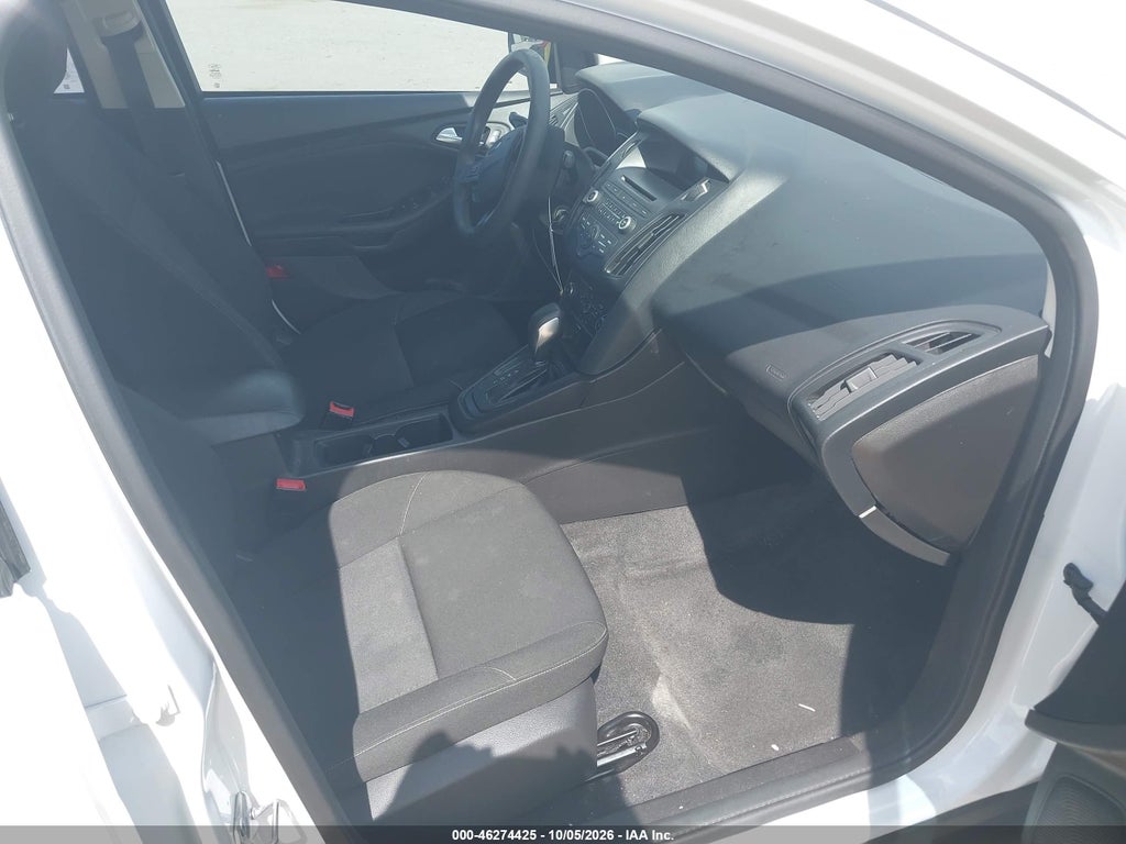 2017 Ford Focus SE photo 5