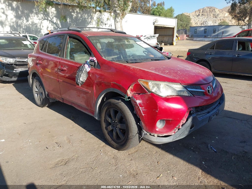2013 Toyota RAV4 LE photo 1