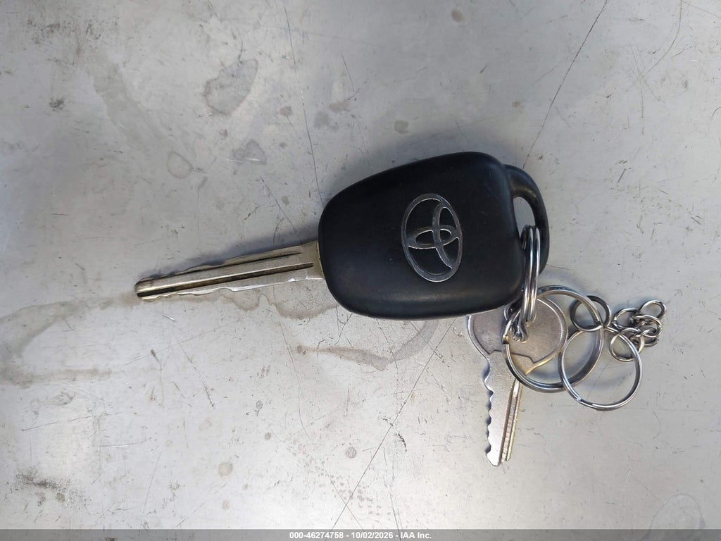 2013 Toyota RAV4 LE photo 11