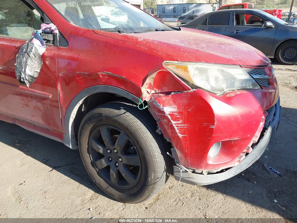 2013 Toyota RAV4 LE photo 6