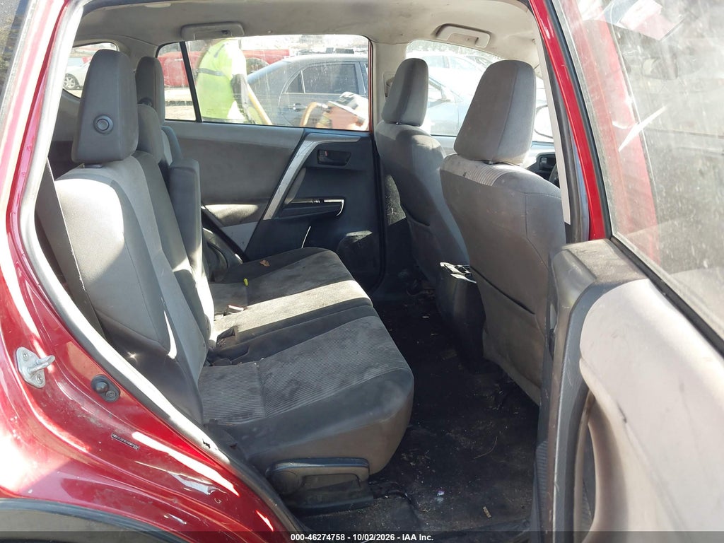 2013 Toyota RAV4 LE photo 8