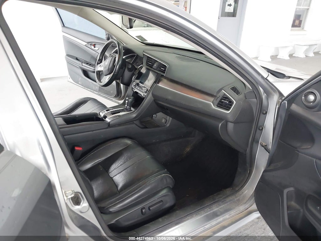 2016 Honda Civic Touring photo 5