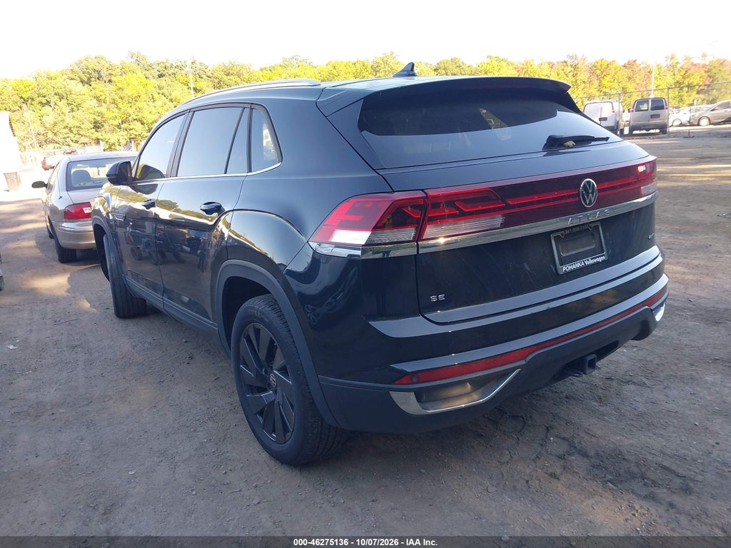 2024 Volkswagen Atlas Cross Sport 2.0T SE W/Technology photo 3