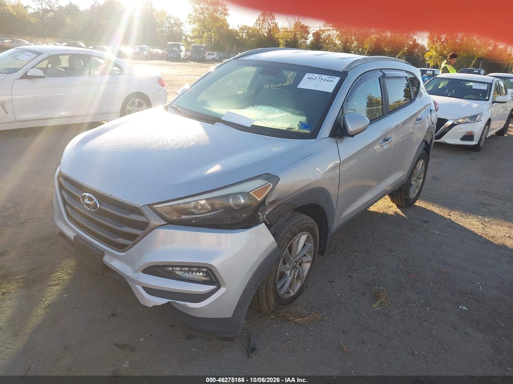 2016 Hyundai Tucson SE photo 2