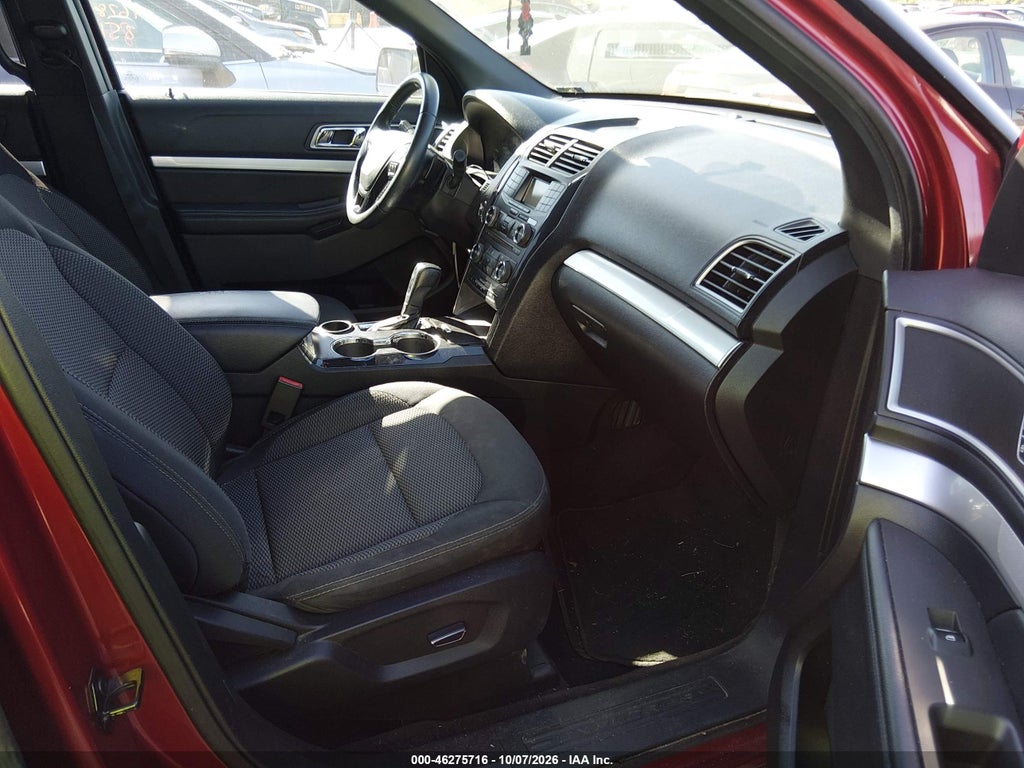 2017 Ford Explorer XLT photo 5