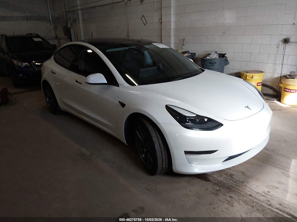 TESLA MODEL 3 2021