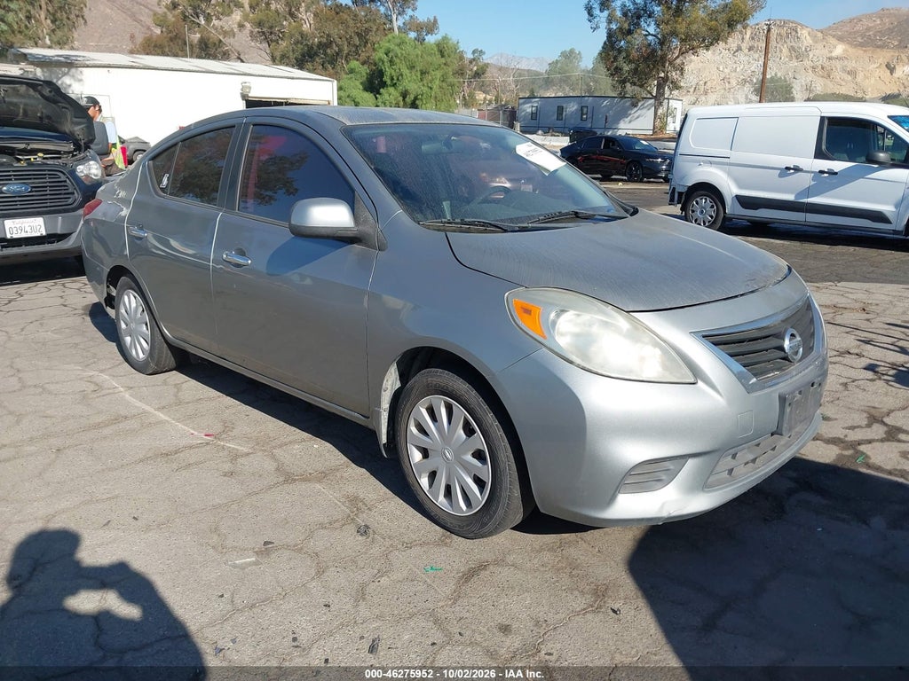 2013 Nissan Versa 1.6 SV photo 1