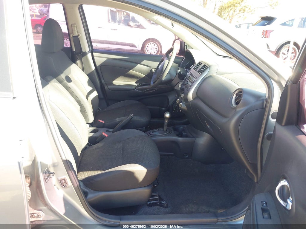 2013 Nissan Versa 1.6 SV photo 5