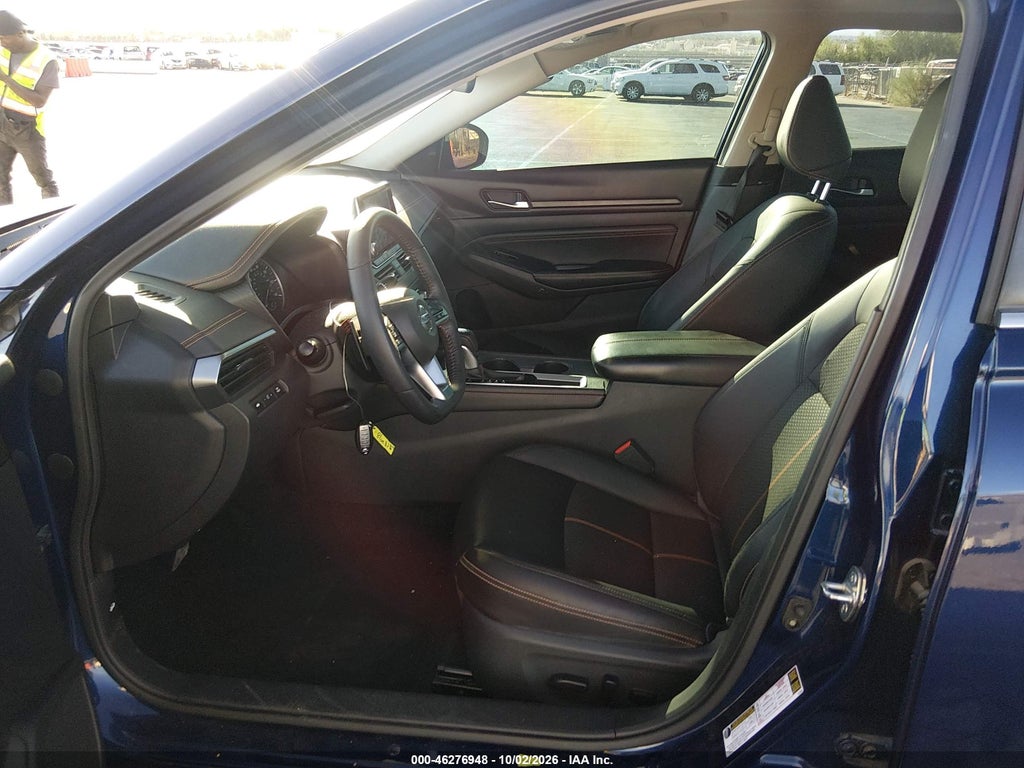 2019 Nissan Altima 2.5 SR photo 5