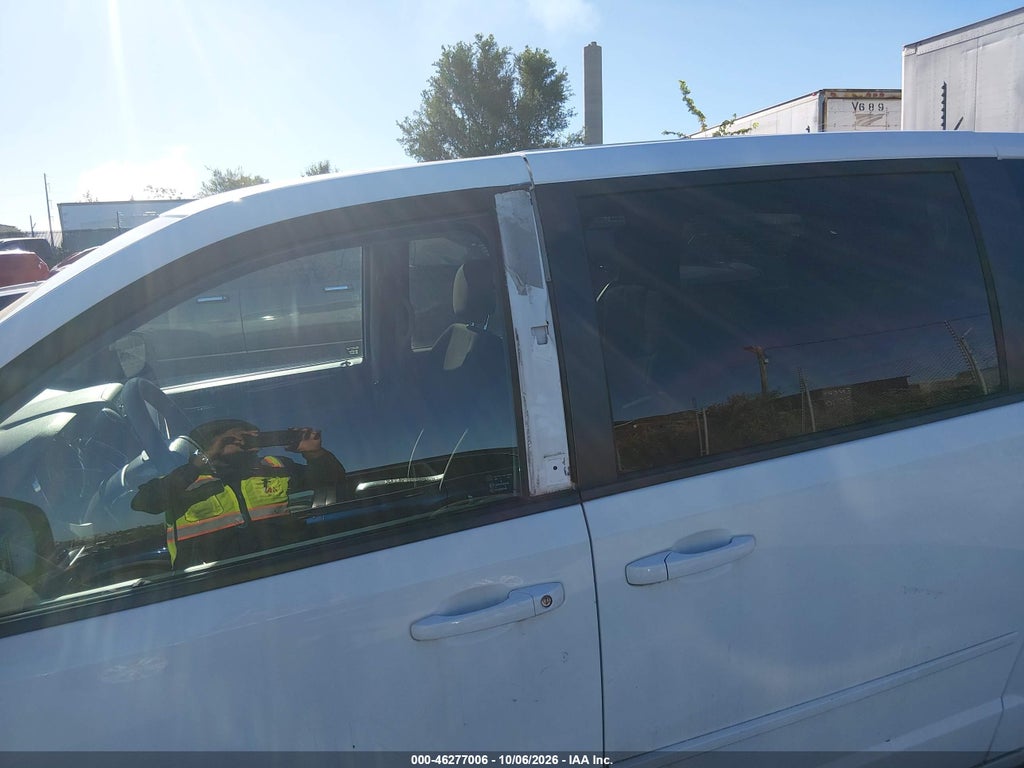 2015 Dodge Grand Caravan SE photo 6