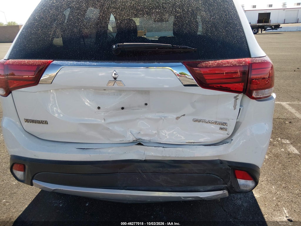 2017 Mitsubishi Outlander SE photo 6