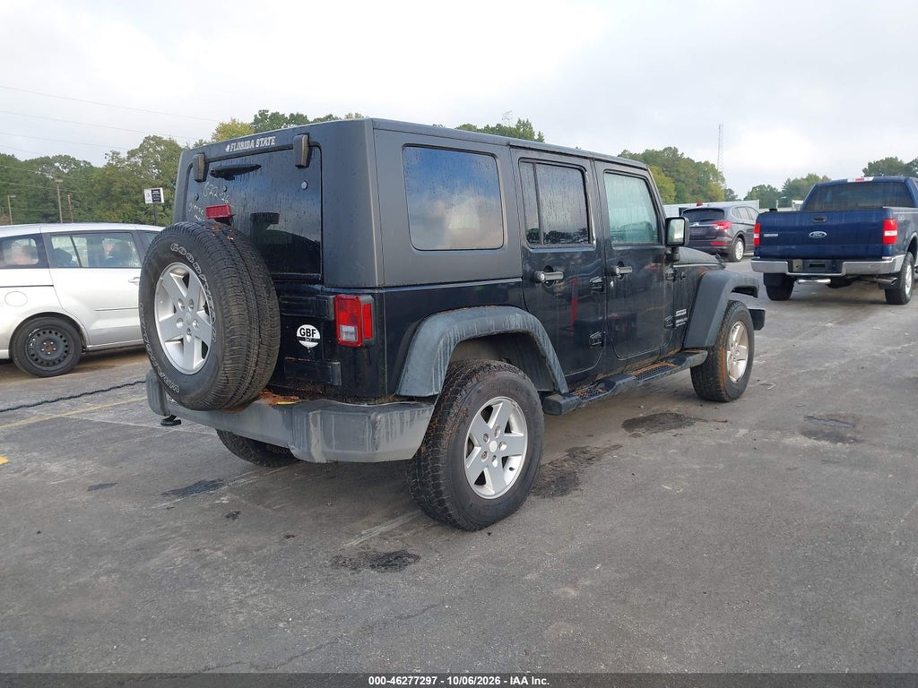2010 Jeep Wrangler Unlimited Sport photo 4