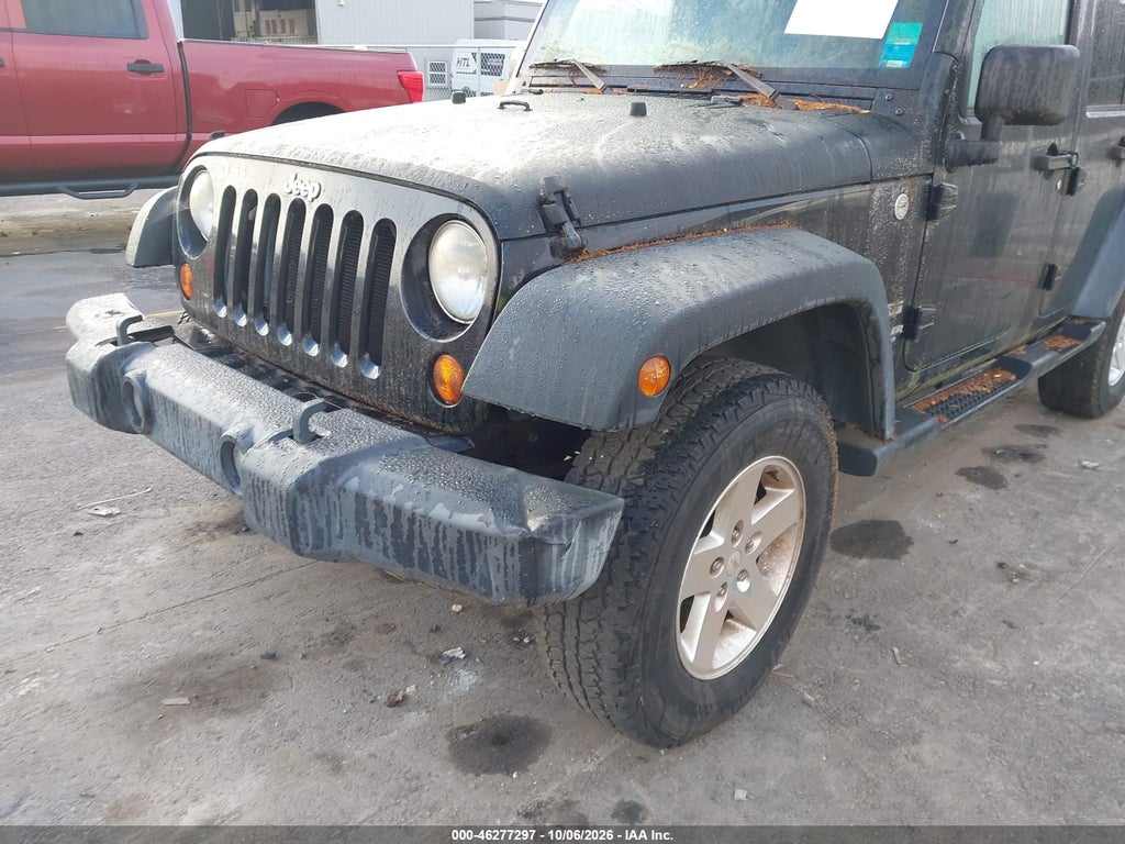 2010 Jeep Wrangler Unlimited Sport photo 6