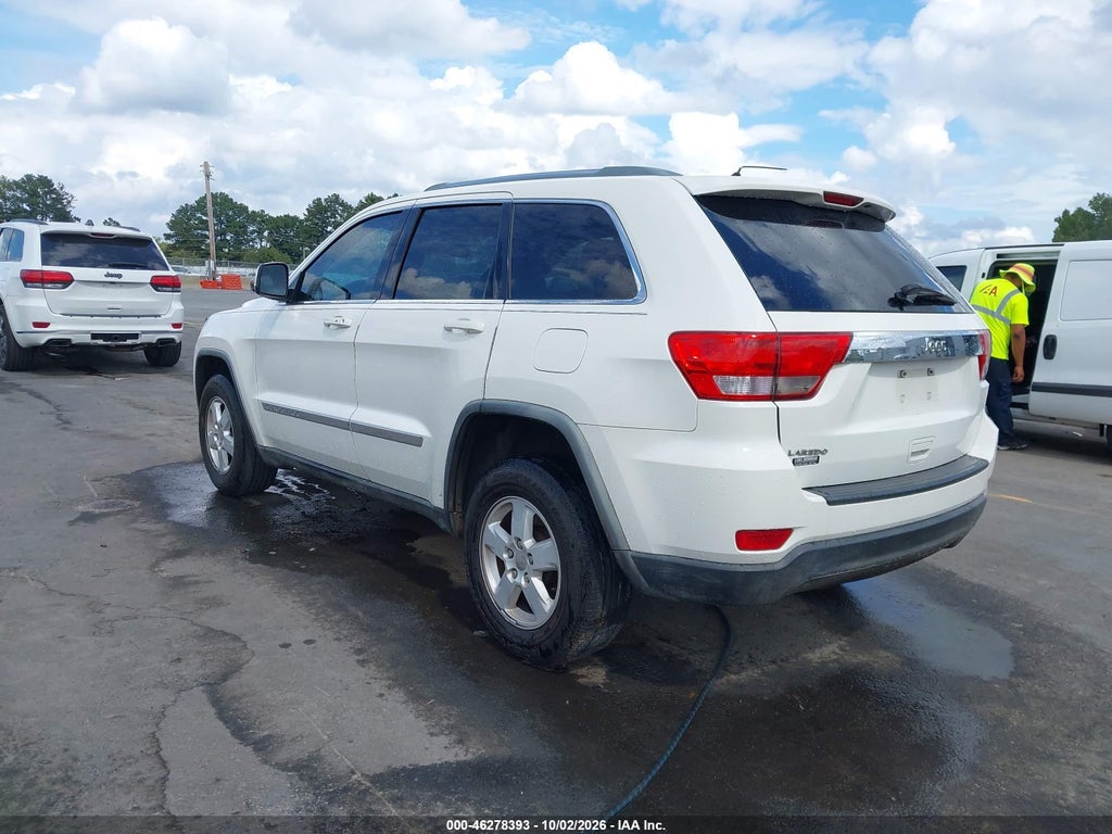 2012 Jeep Grand Cherokee Laredo photo 3