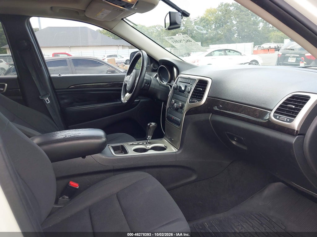 2012 Jeep Grand Cherokee Laredo photo 5