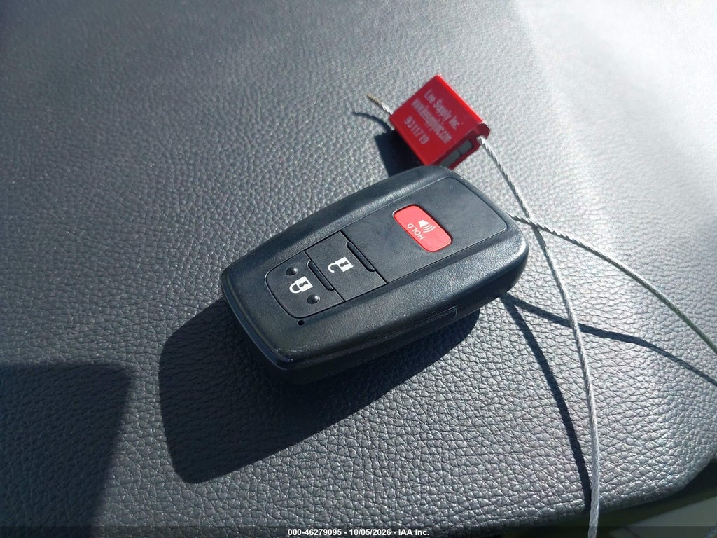 2023 Toyota RAV4 XLE photo 11