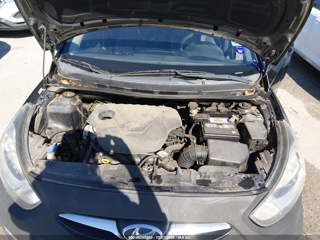 2012 Hyundai Accent SE photo 10