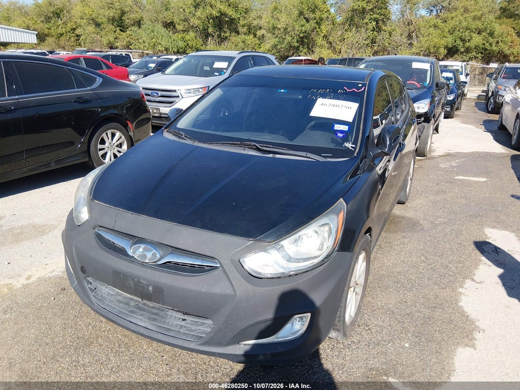 2012 Hyundai Accent SE photo 6
