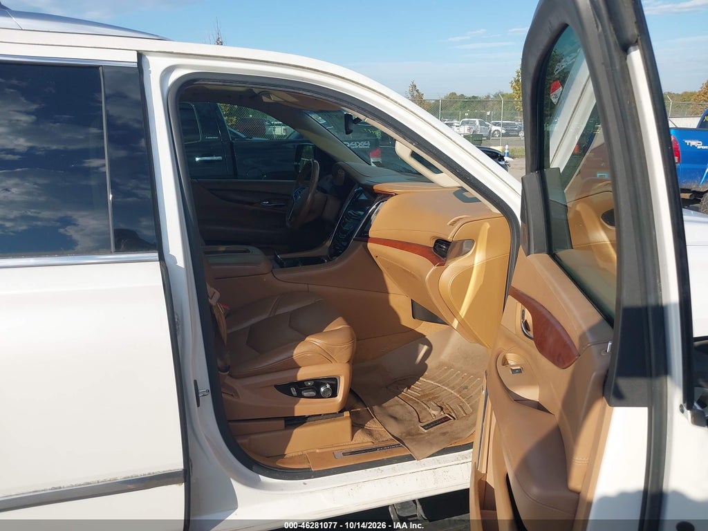 2016 Cadillac Escalade ESV Platinum photo 5