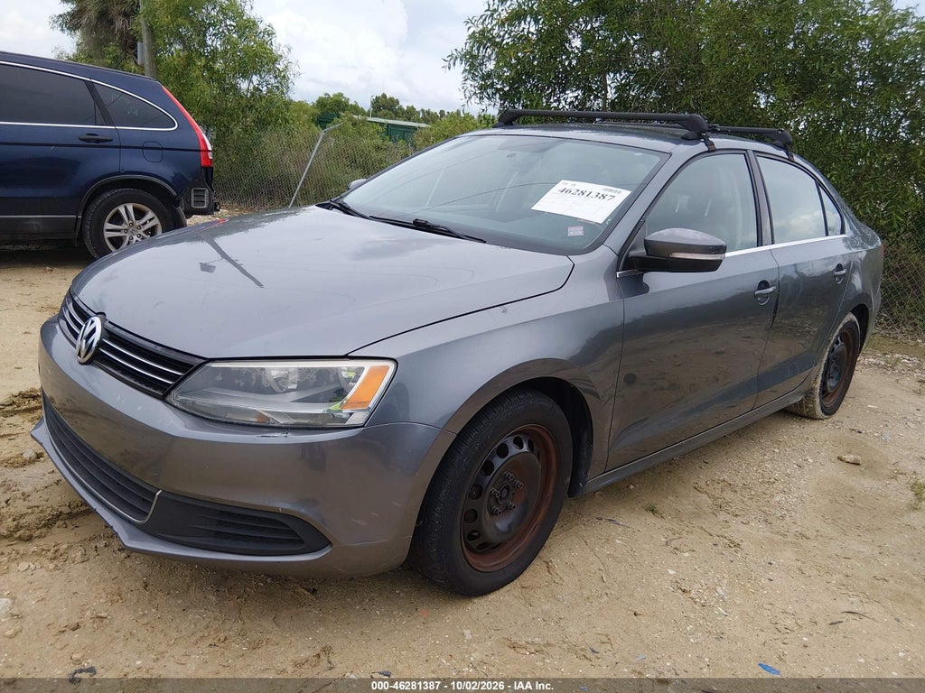 2013 Volkswagen Jetta 2.5L SE photo 2