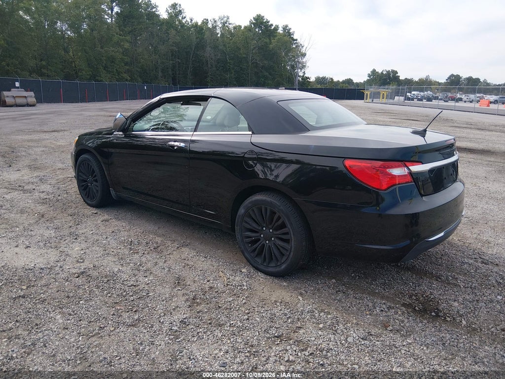 2011 Chrysler 200 Limited photo 3