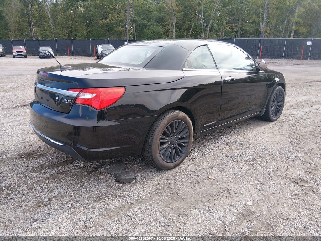 2011 Chrysler 200 Limited photo 4