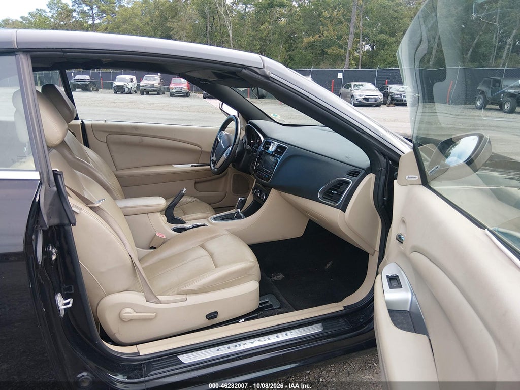 2011 Chrysler 200 Limited photo 5