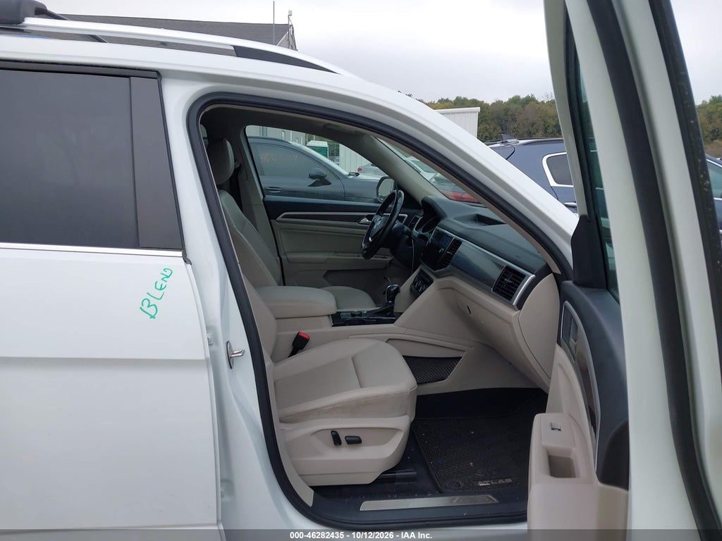 2018 Volkswagen Atlas 3.6L V6 SEL photo 5