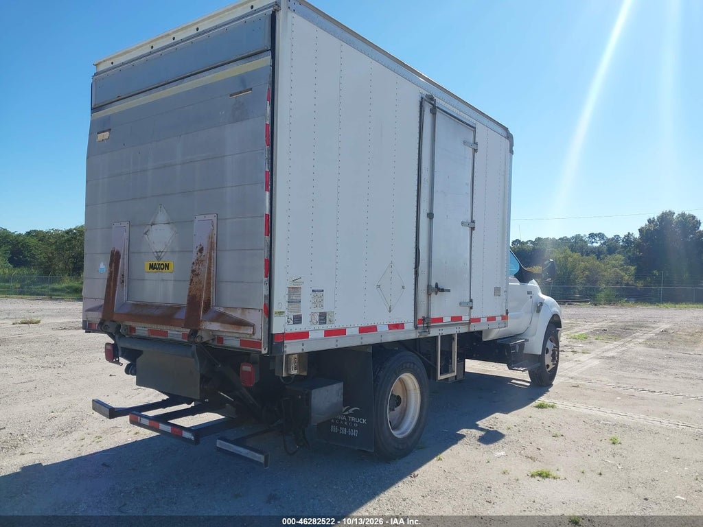 2012 Ford F-650 GAS XL/XLT photo 4