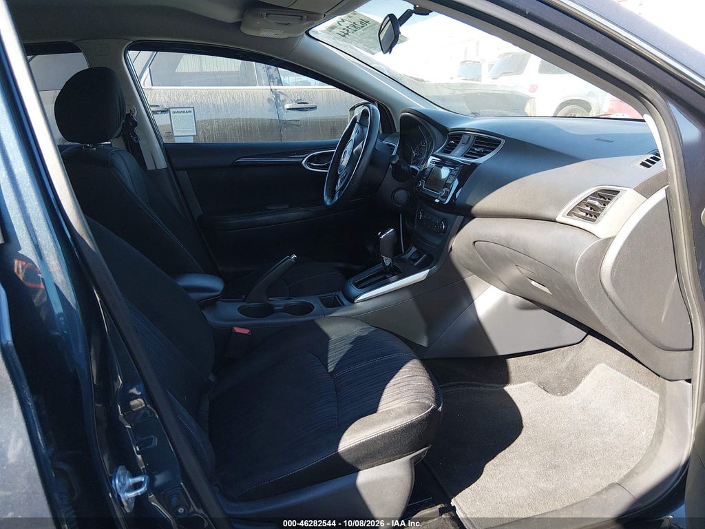 2016 Nissan Sentra SV photo 5