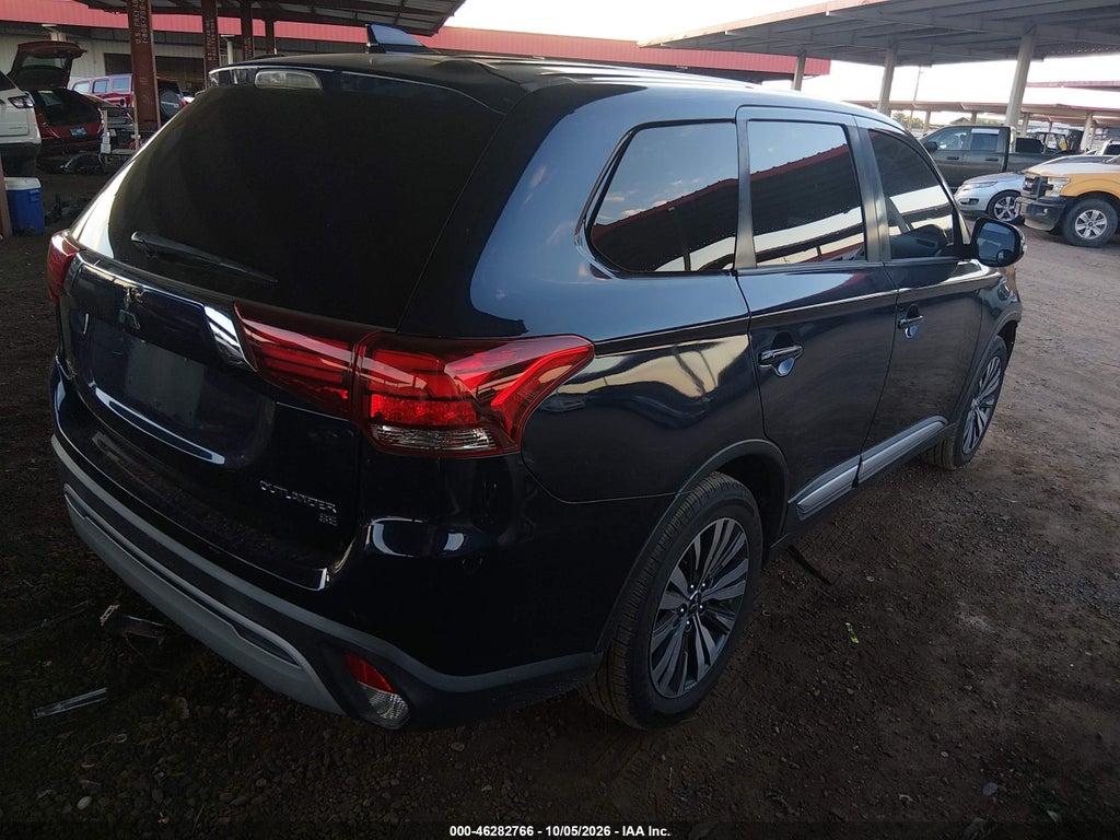 2019 Mitsubishi Outlander LE/SE/SEL photo 4