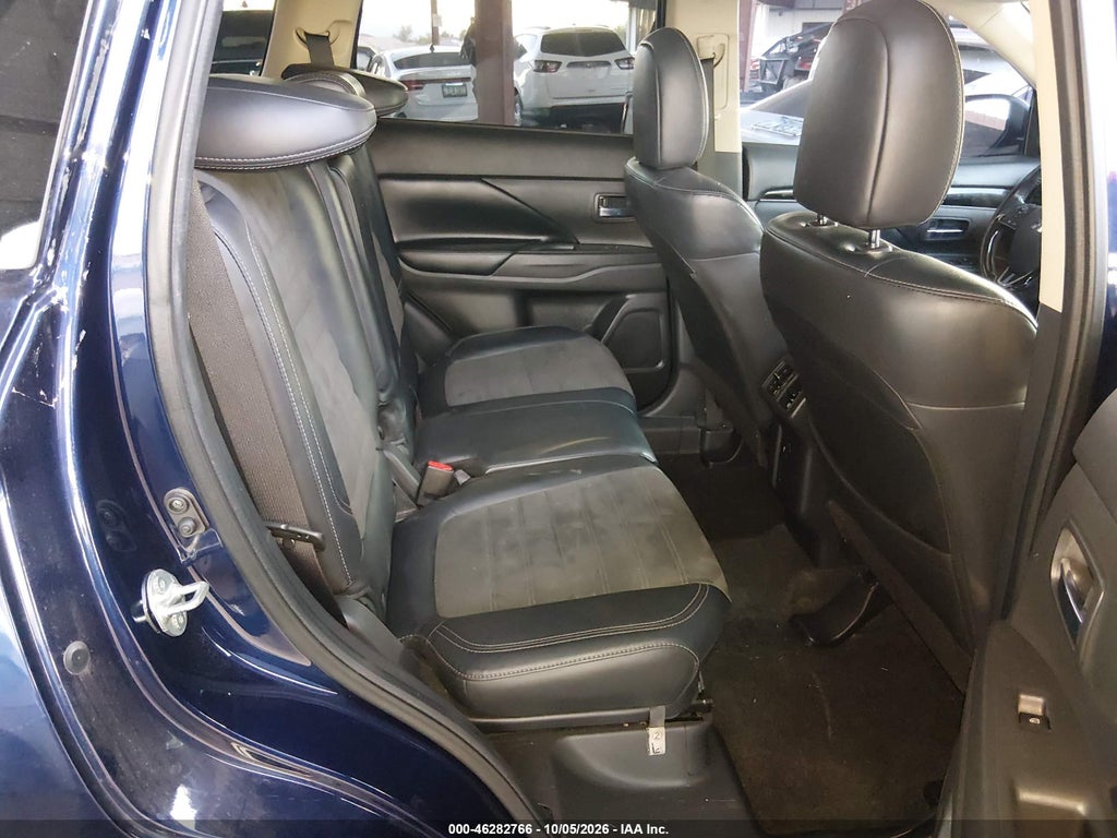 2019 Mitsubishi Outlander LE/SE/SEL photo 8