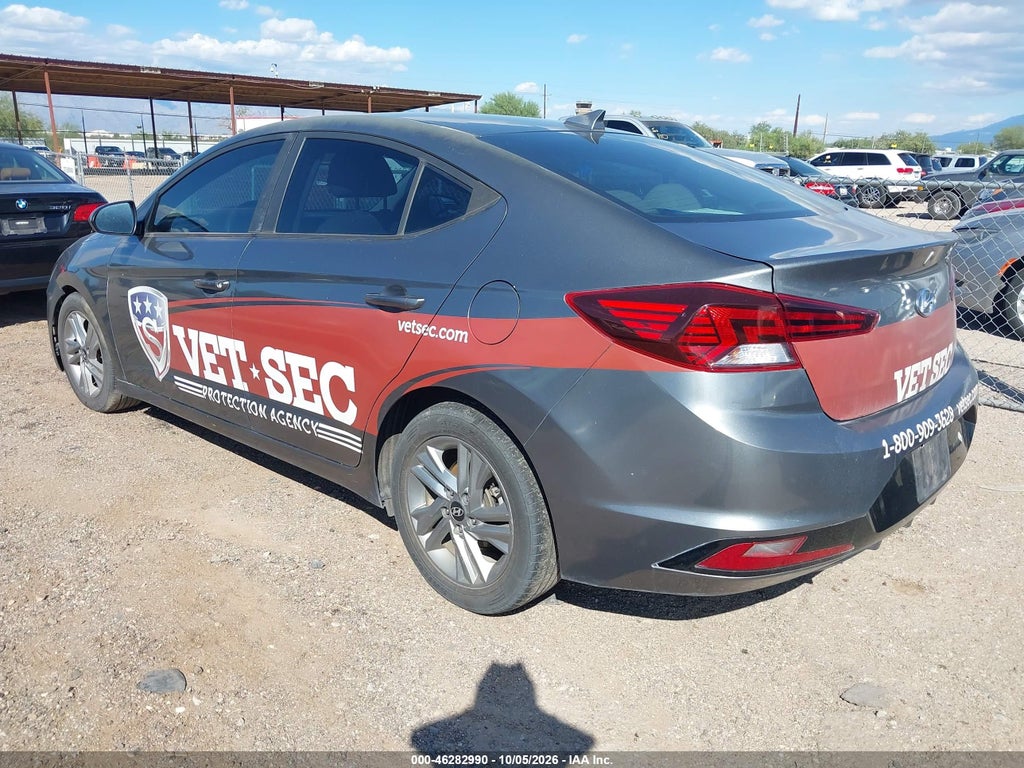2019 Hyundai Elantra SEL photo 3