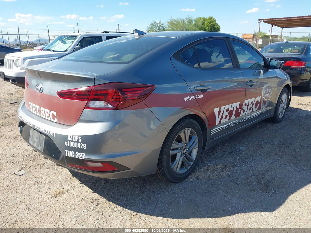 2019 Hyundai Elantra SEL photo 4