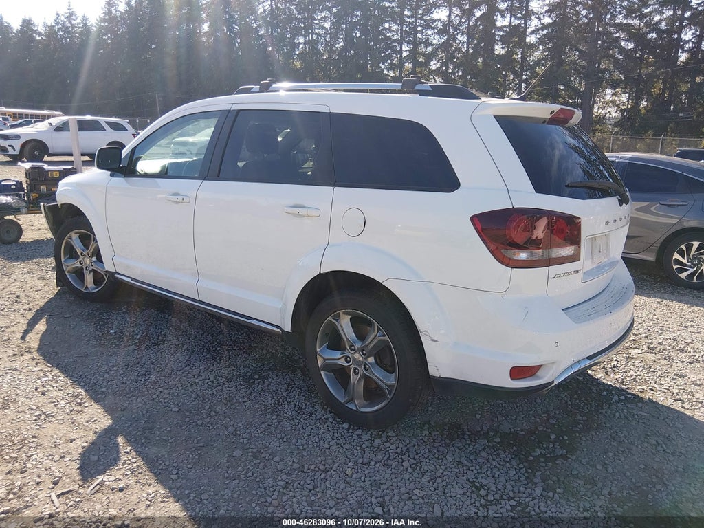 2017 Dodge Journey Crossroad Plus photo 3