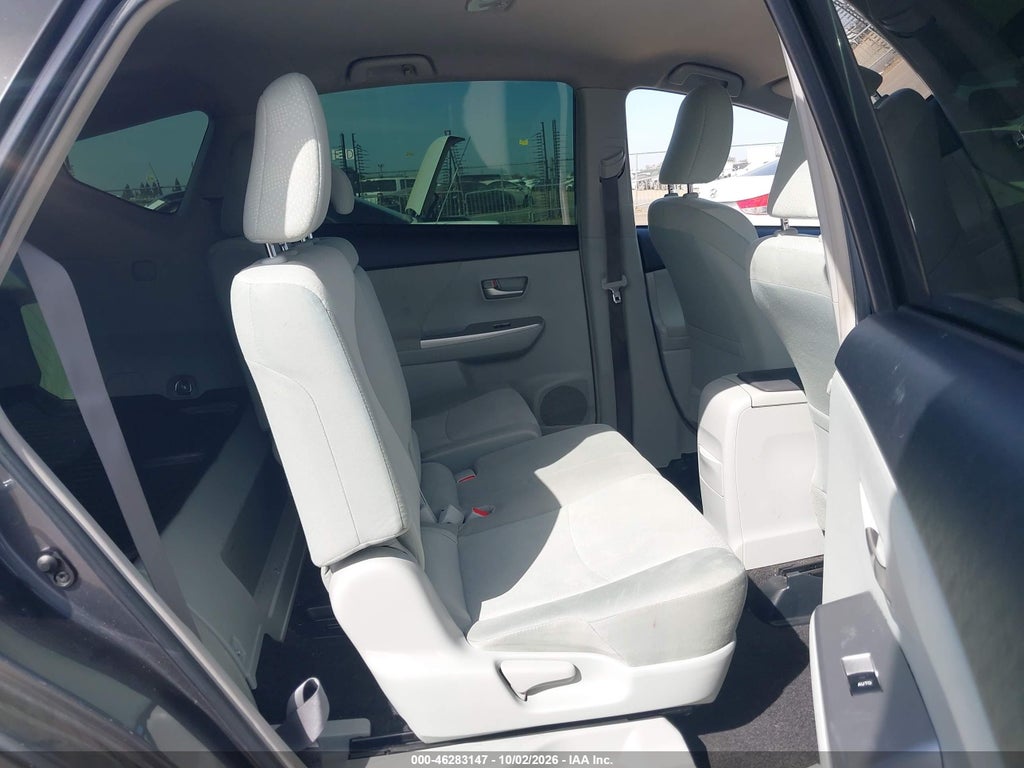 2013 Toyota Prius V TWO photo 8