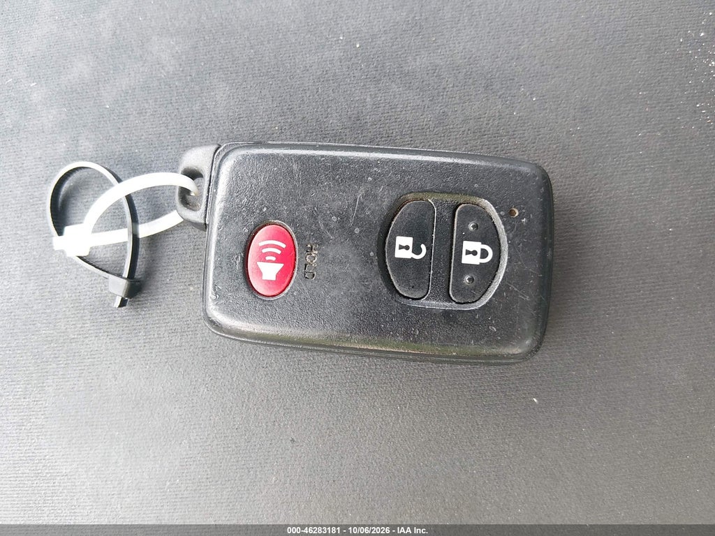 2014 Toyota Prius V Five photo 11