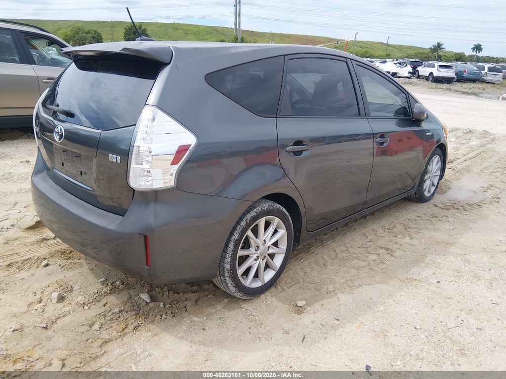 2014 Toyota Prius V Five photo 4