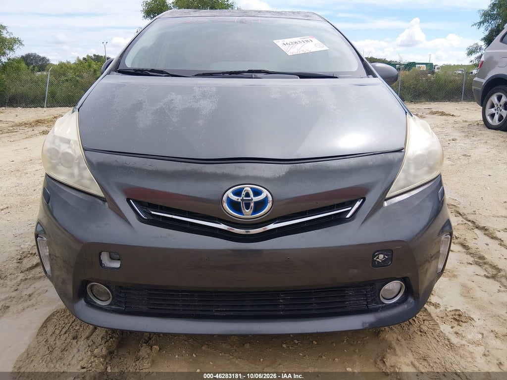 2014 Toyota Prius V Five photo 6