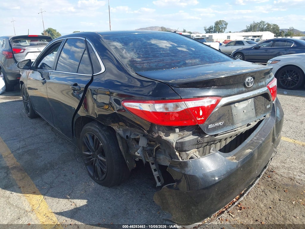 2016 Toyota Camry SE photo 6